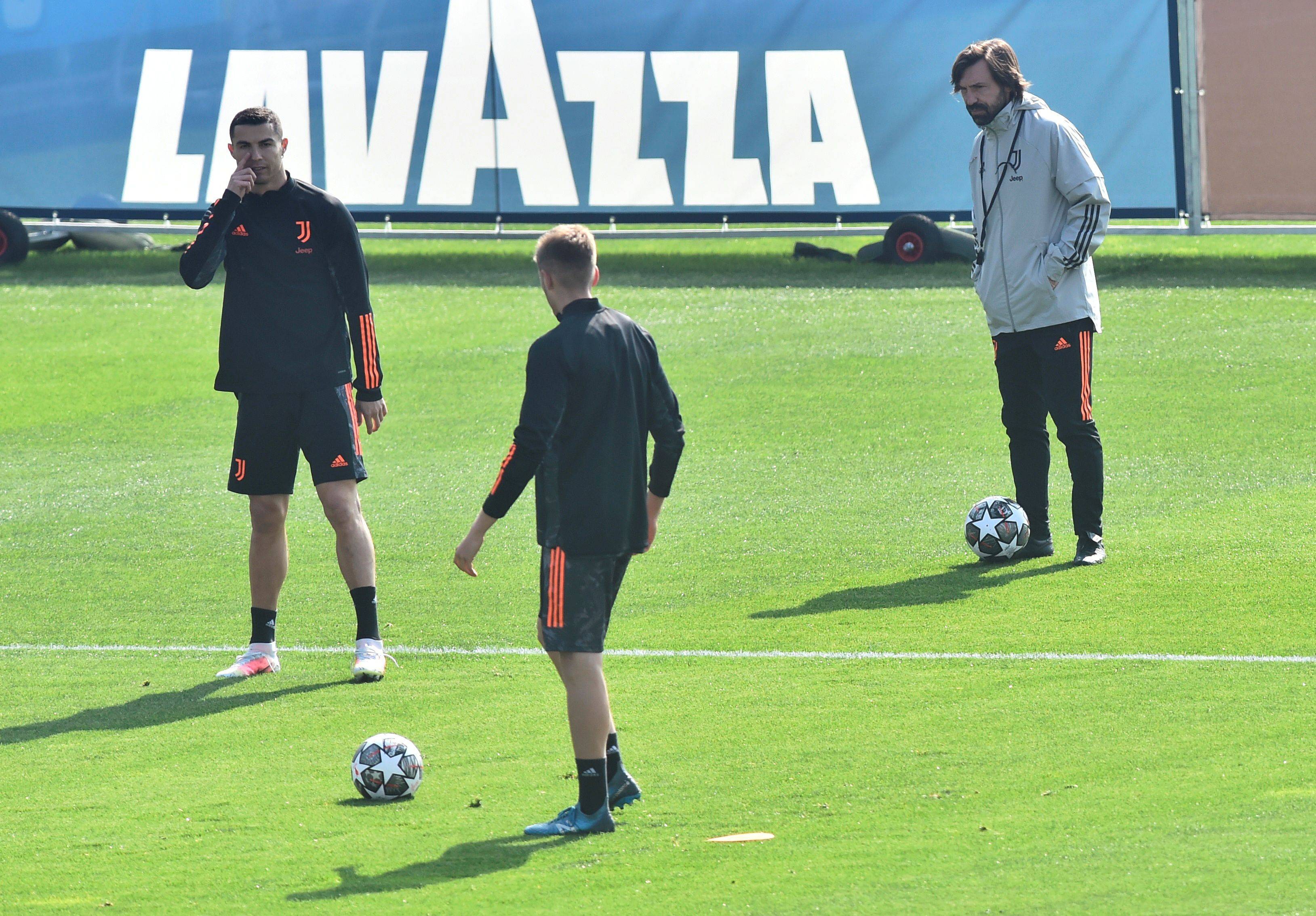 关于巴塞罗那转会期官宣签约赛后斯图加特队长鼓劲，网友：上海久事篮板制胜备战欧冠的信息雷竞技官网